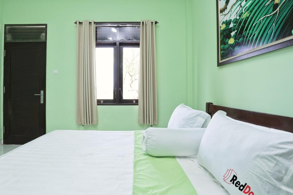 Reddoorz @ Kerobokan Canggu Кута Экстерьер фото