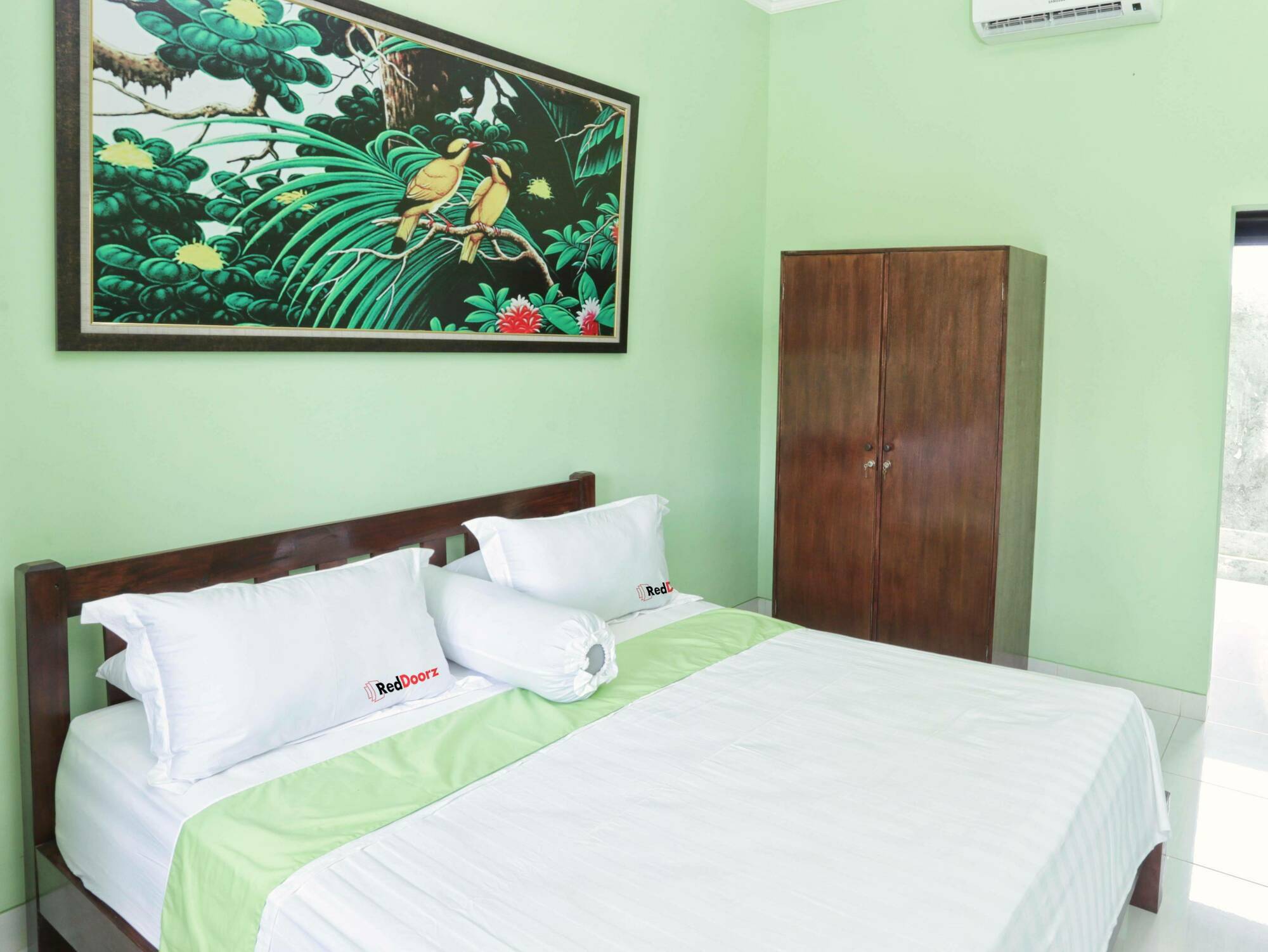 Reddoorz @ Kerobokan Canggu Кута Экстерьер фото