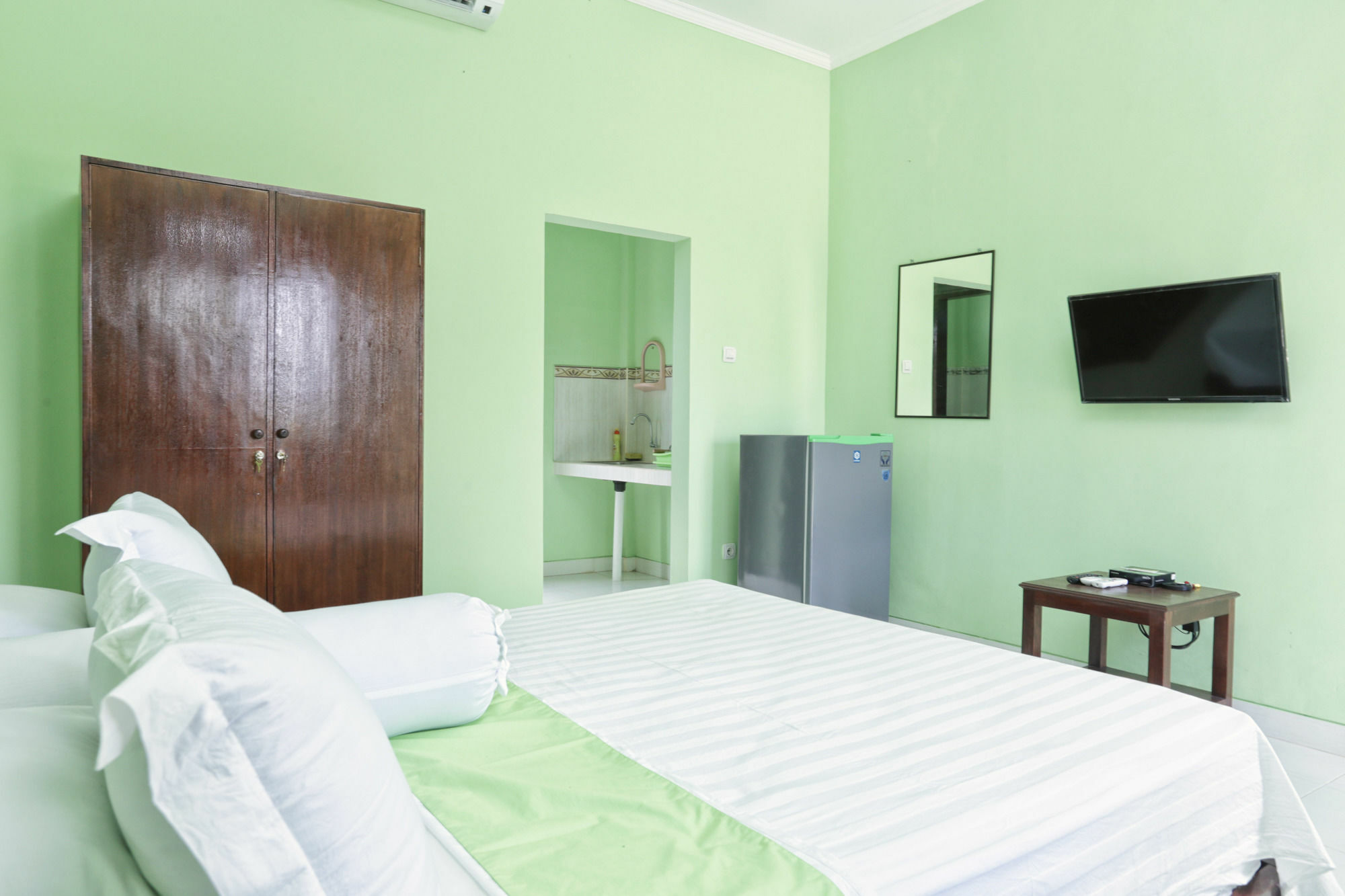 Reddoorz @ Kerobokan Canggu Кута Экстерьер фото
